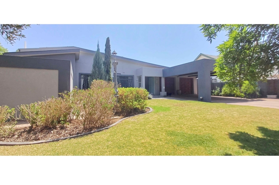 4 Bedroom Property for Sale in Jim Fouchepark Free State